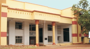 Dr. A. R. Undre Womens Degree College